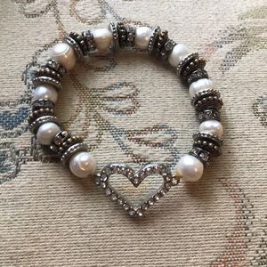 Pearl and silver heart bracelet